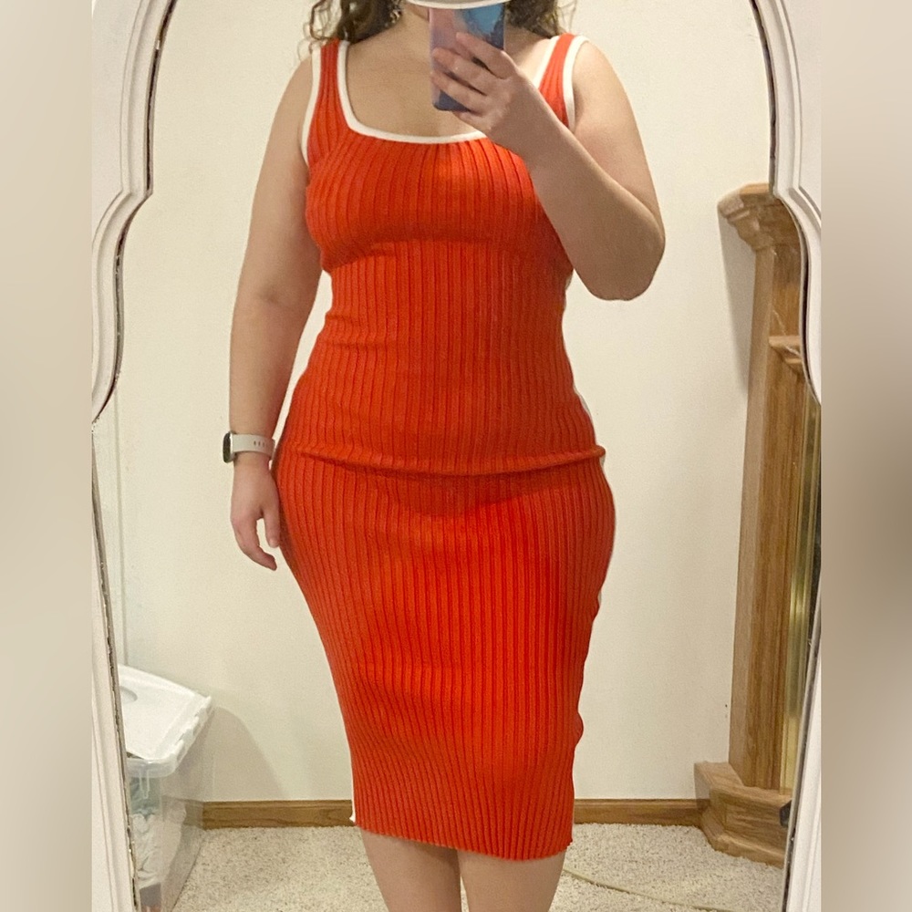 Red ribbed bodycon midi dress